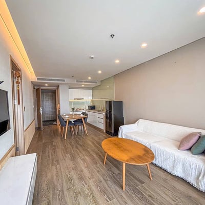 Miete einer modernen Wohnung im FHome-Komplex, Stadtteil Hai Chau, Da Nang, Vietnam